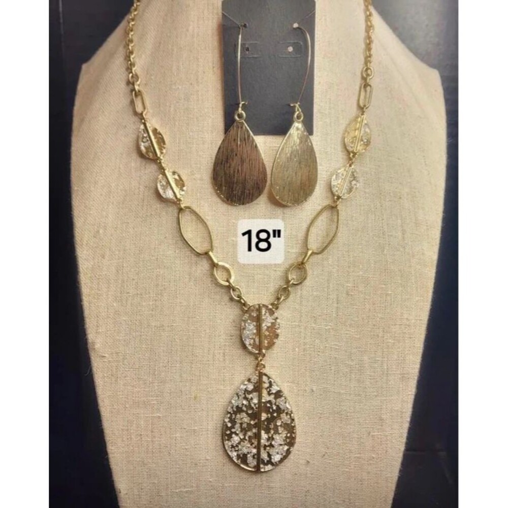 5. Y-shaped / pendant station necklace.